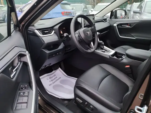 AG: предложение на { brand|capitalize }} Rav4