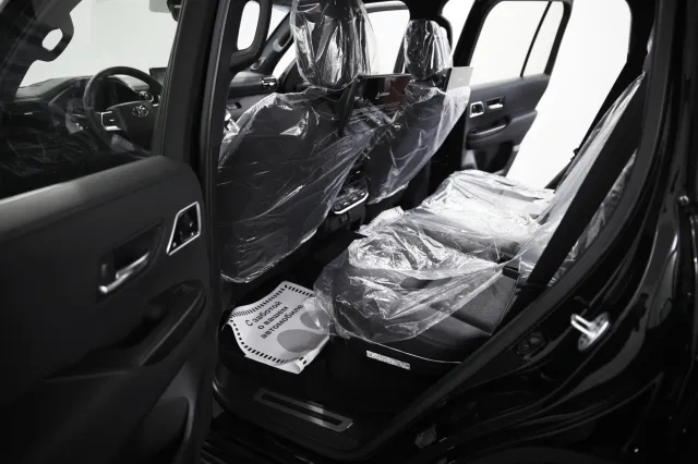 AG: предложение на { brand|capitalize }} Land Cruiser 300 