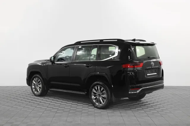 AG: предложение на { brand|capitalize }} Land Cruiser 300 