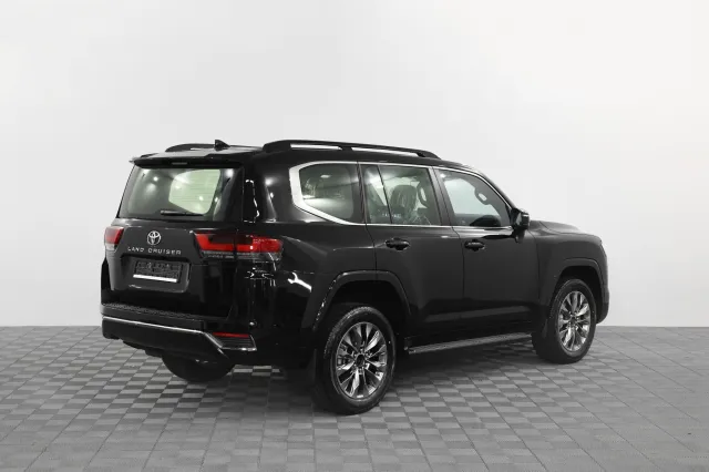 AG: предложение на { brand|capitalize }} Land Cruiser 300 