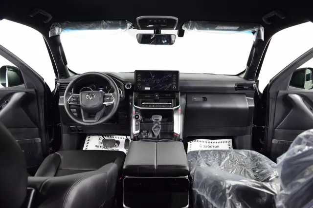 AG: предложение на { brand|capitalize }} Land Cruiser 300