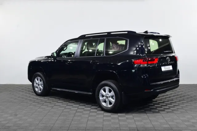 AG: предложение на { brand|capitalize }} Land Cruiser 300