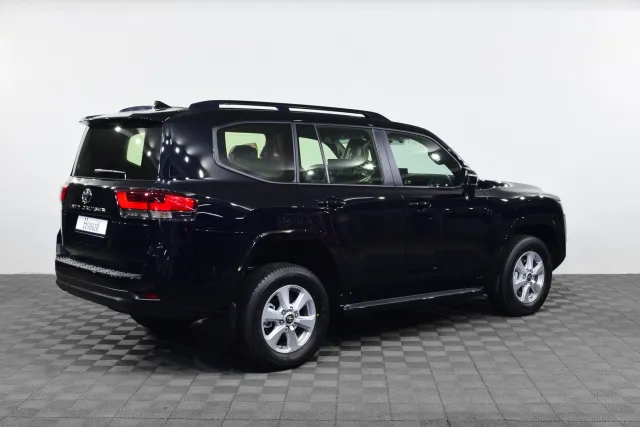 AG: предложение на { brand|capitalize }} Land Cruiser 300 