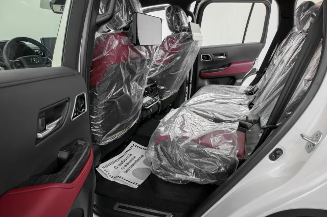 AG: предложение на { brand|capitalize }} Land Cruiser 300 