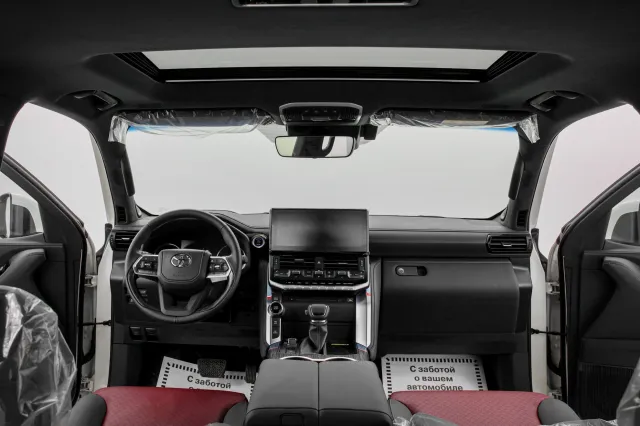 AG: предложение на { brand|capitalize }} Land Cruiser 300