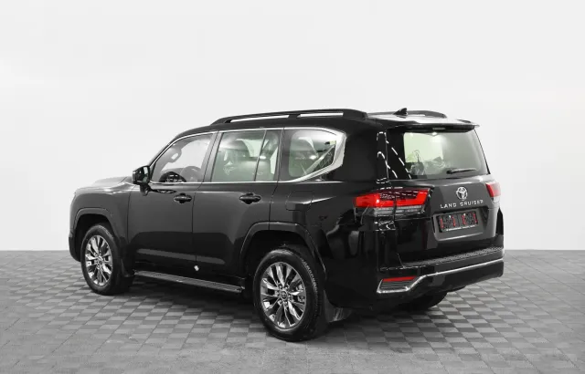 AG: предложение на { brand|capitalize }} Land Cruiser 300